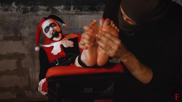 Original Harley Quinn - Foot Tickling