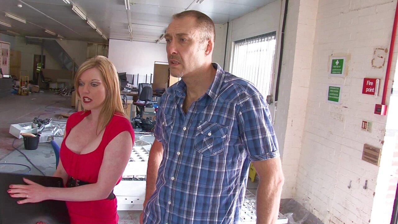 Holly Kiss Gives an Interior Tour of Her Space