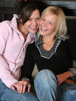 Jenny & Gwen - V2