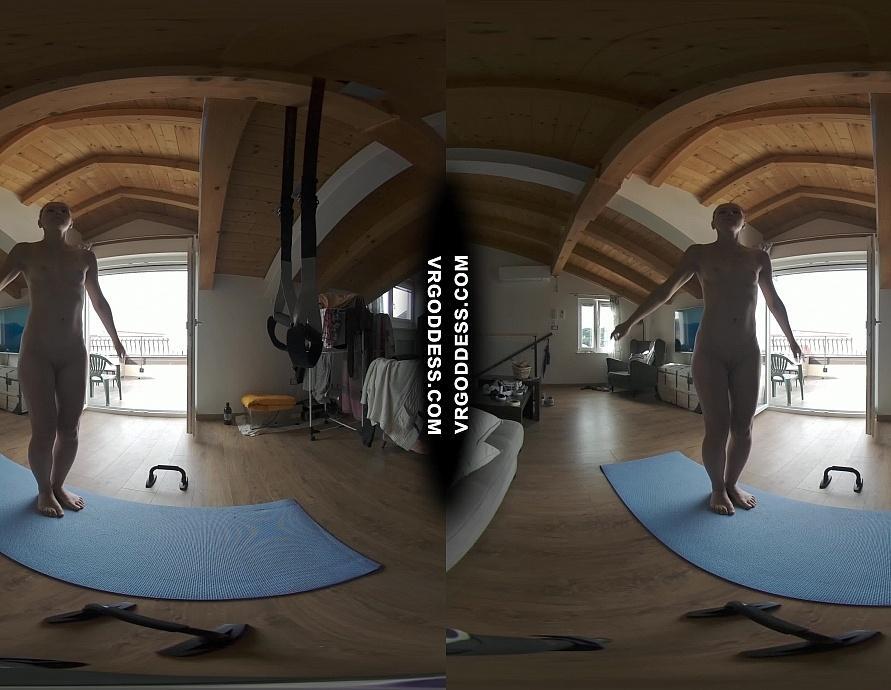 Sporty Ginger Lea on Vacation Working Out Naked