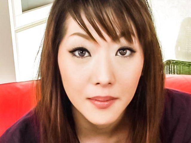 Arousing Asian Babe Bares Pussy in Hot Solo Acts