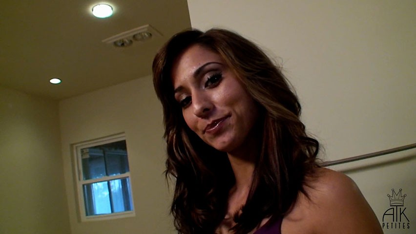 Reena Sky Weigh in Video