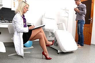 Hospital CFNM Featuring European MILF Doctor Sima