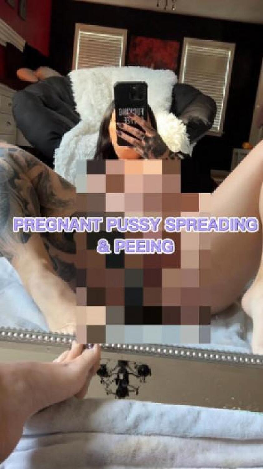 Heavily Pregnant Pussy Spreading & Peeing