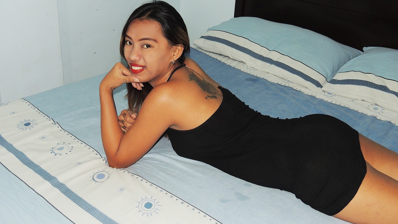 Joy: Raunchy Tattooed Bargirl