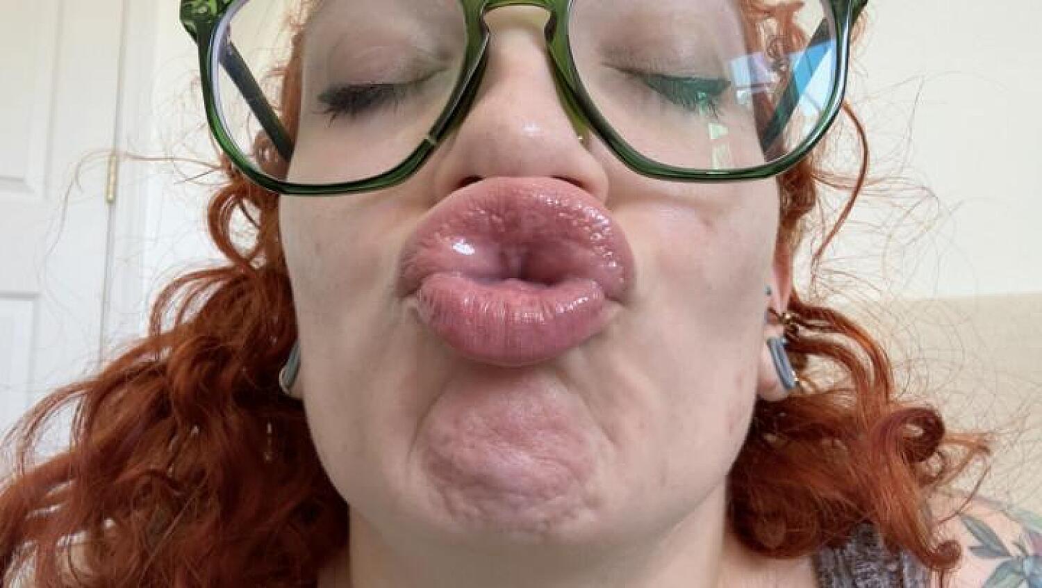 Lip Smelling Elf Sun Boss Gloss Spf 25 Pink Me Girl Try On