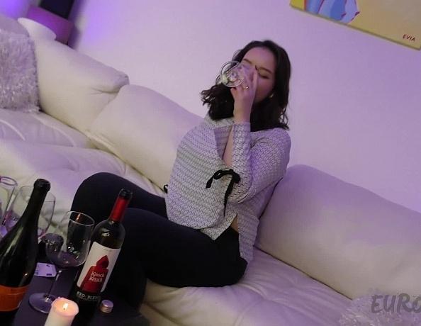 Vanessa Klein Masturbating with a Dildo White Casting Couch