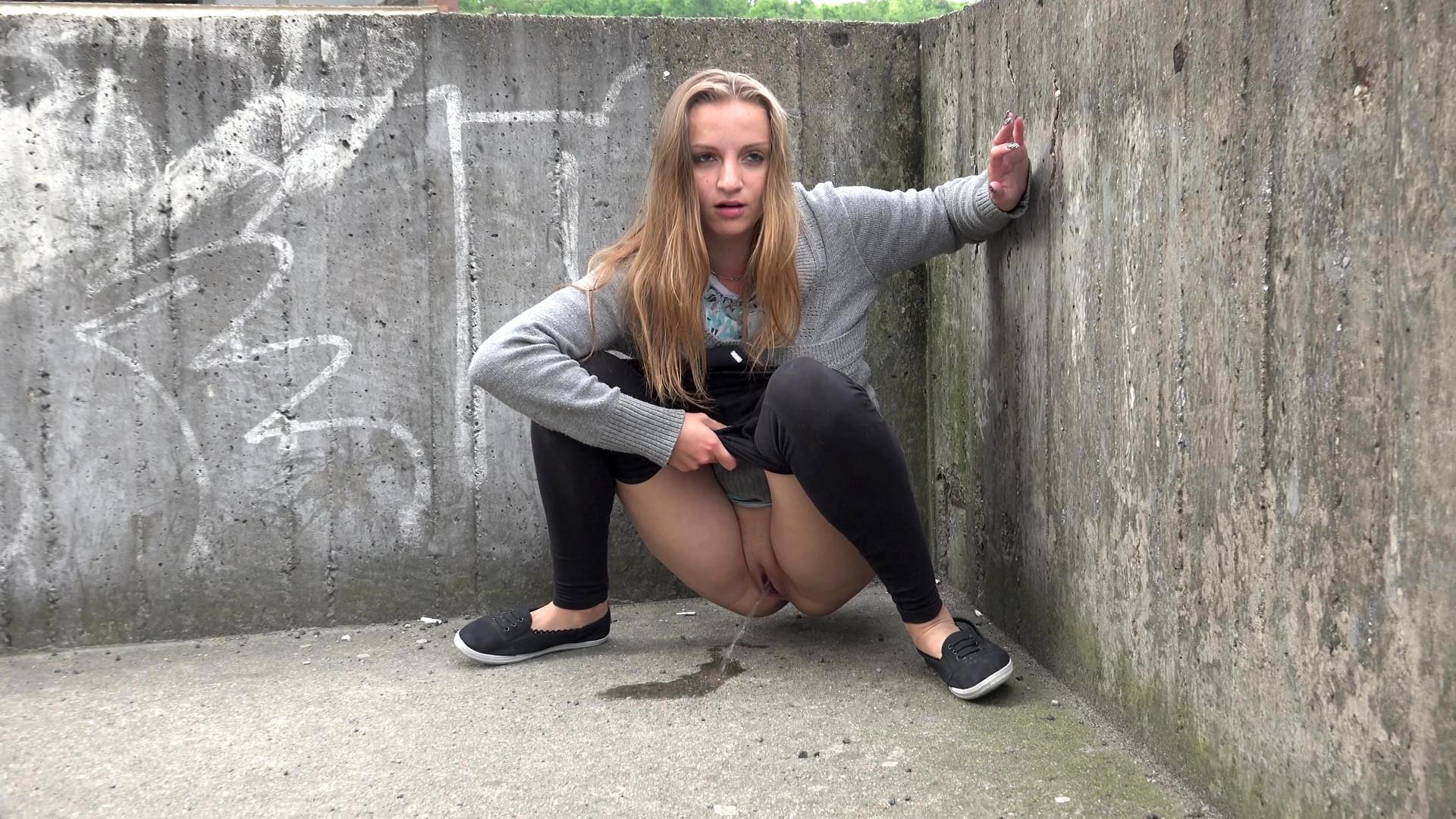 Busty Suzie Has A Strong Stream