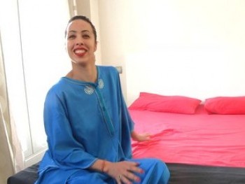 Nayara, La Hija Del Jeque Arabe Regresa Al Porno... Esta Claro Que Tenia Que Ser Con Fakings