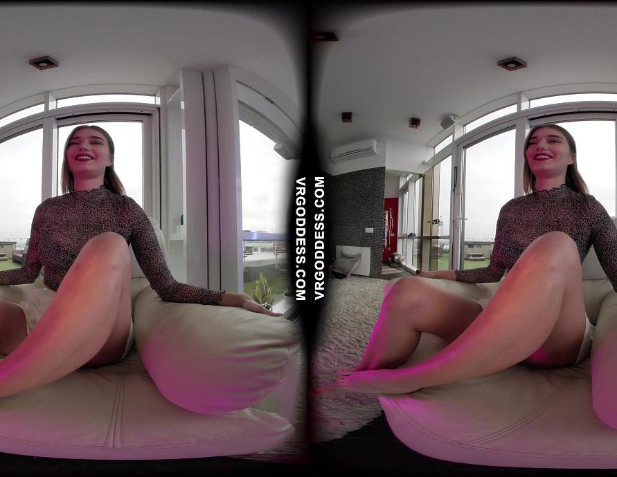 Mary Moon Gets Naked And Masturbates With A Glass Dildo