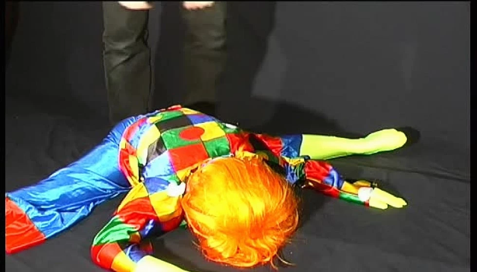 Clown Is Passive Flexi Gal