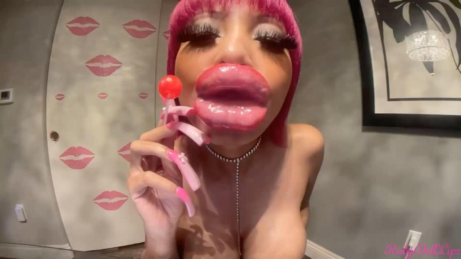 Mega Lips+Tiny Pop #7