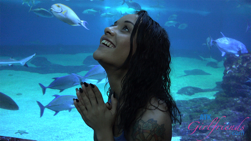 Holly Is Very Fun at the Maui Ocean Center