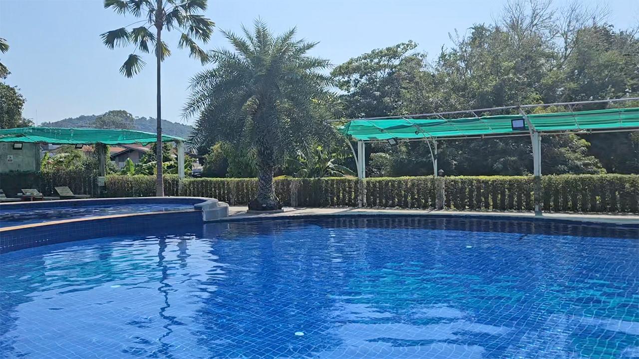 Bangkok Swimming Pool At New Hotel
