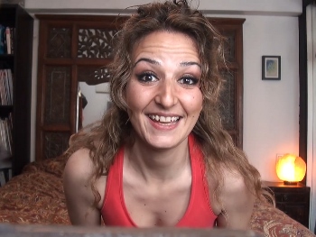 I'm Sandra: Massagist, Nympho and Multiorgasmic. Wanna See Me Fucking?