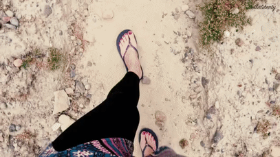 Walking Toes - Screenshot 1 of 4 - Stella Liberty