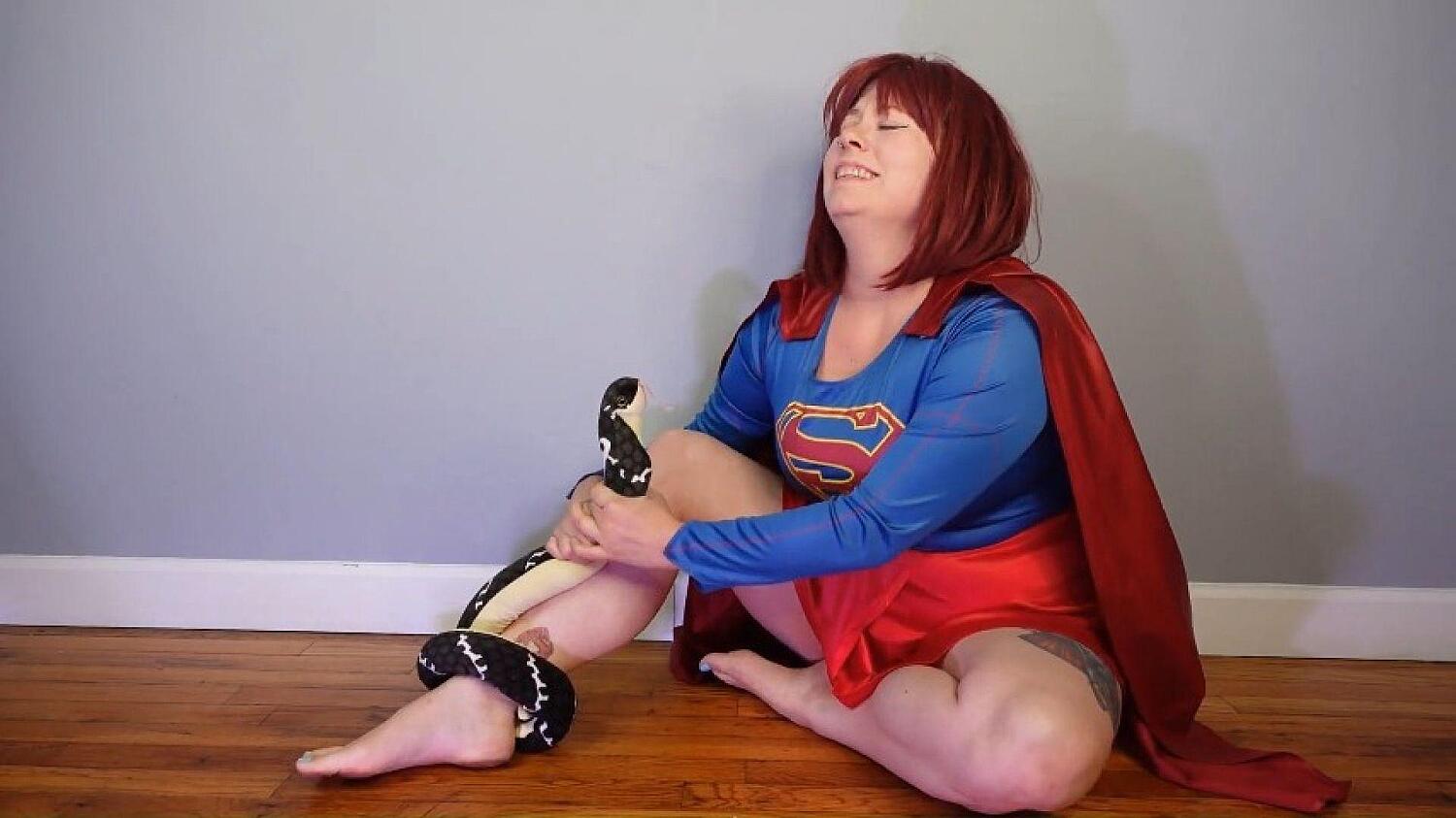 Supergirl vs The Snake