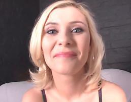 Alexa Mills