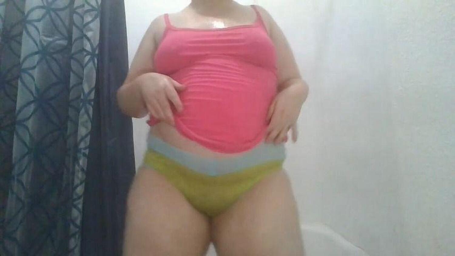 BBW Gets Topless For You