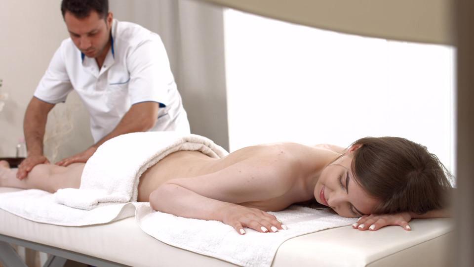 Hot Ass Massage with Happy Ending