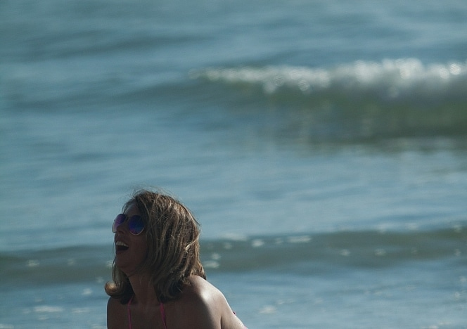 Yummyniki and Sofie in the Waves