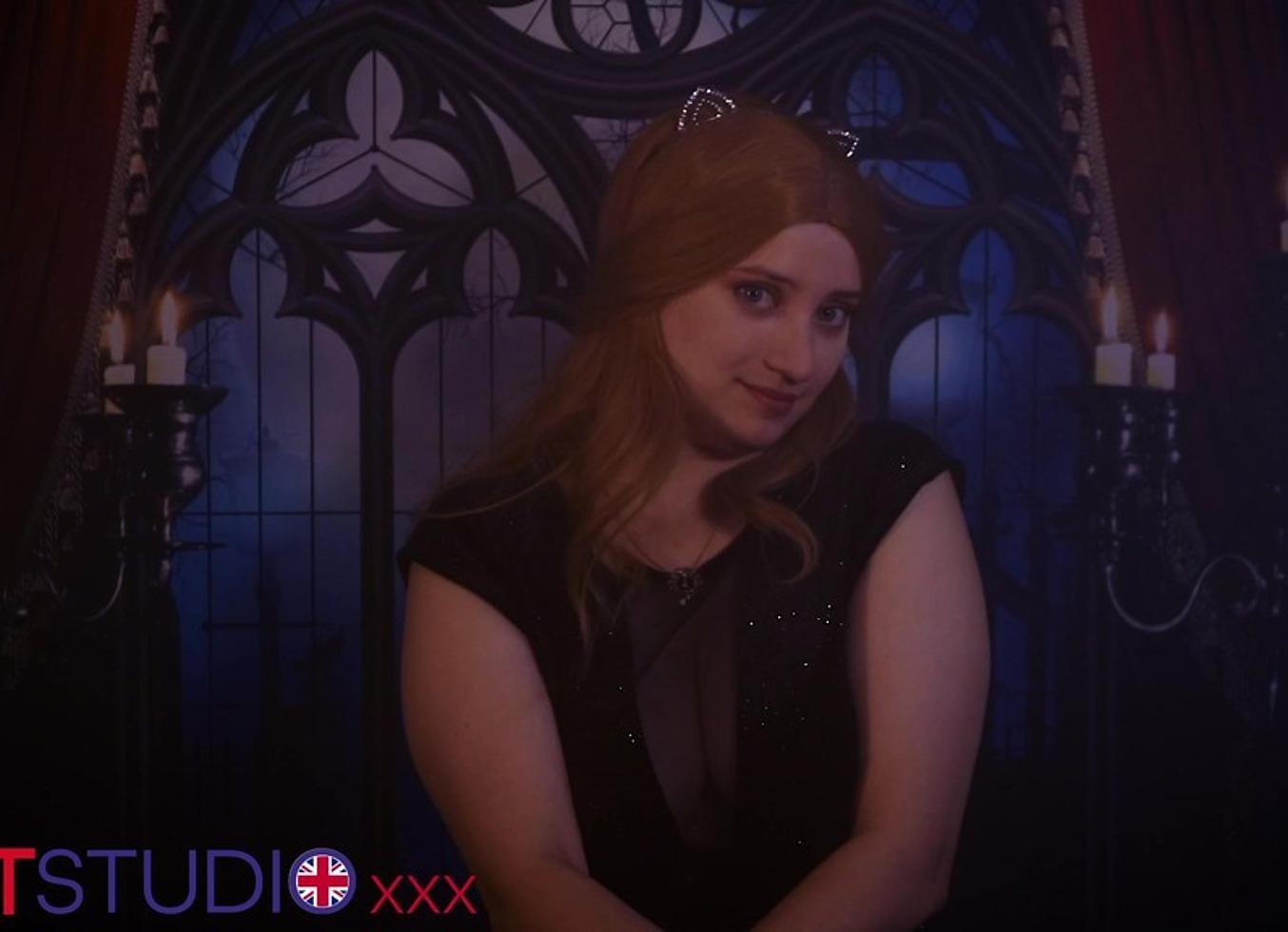 Introducing Our Newest Performer - The Insanely Gorgeous Victoria Greene!