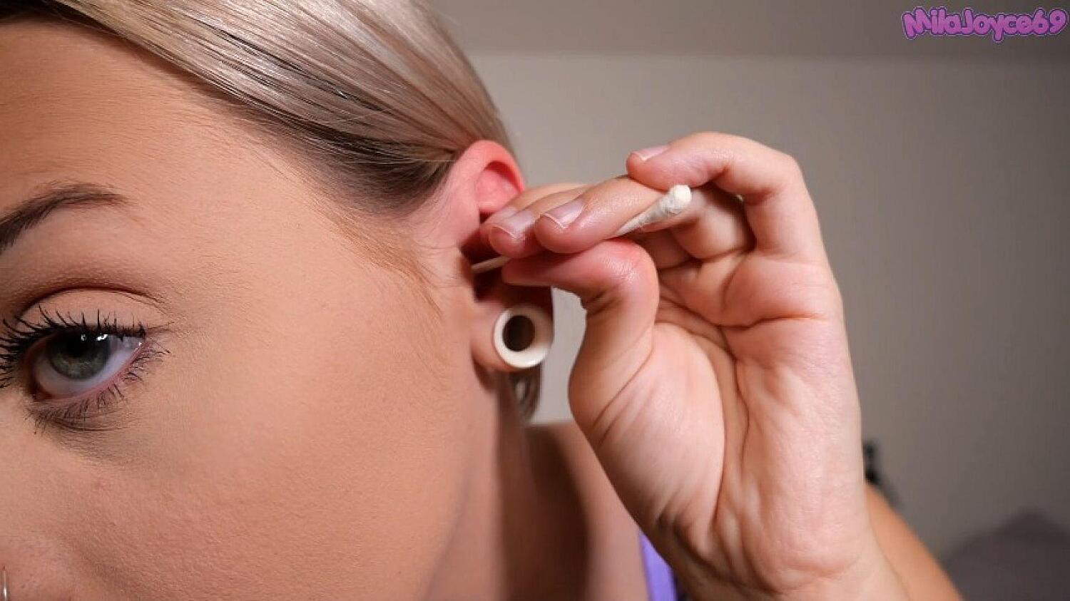 Upclose Ear Cleaning