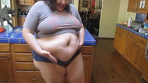 BBW Vixen Weigh In & Belly Play