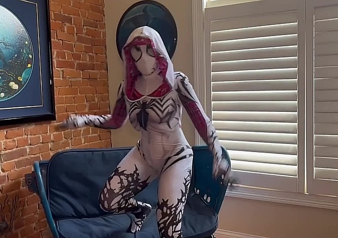 Spider Gwen Strip and Blow