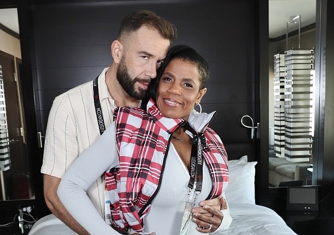 Avn Quickie