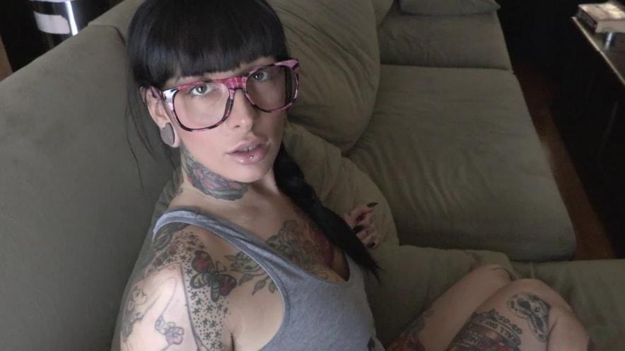 Jessie Lee Knows How To Get Dicks Hard