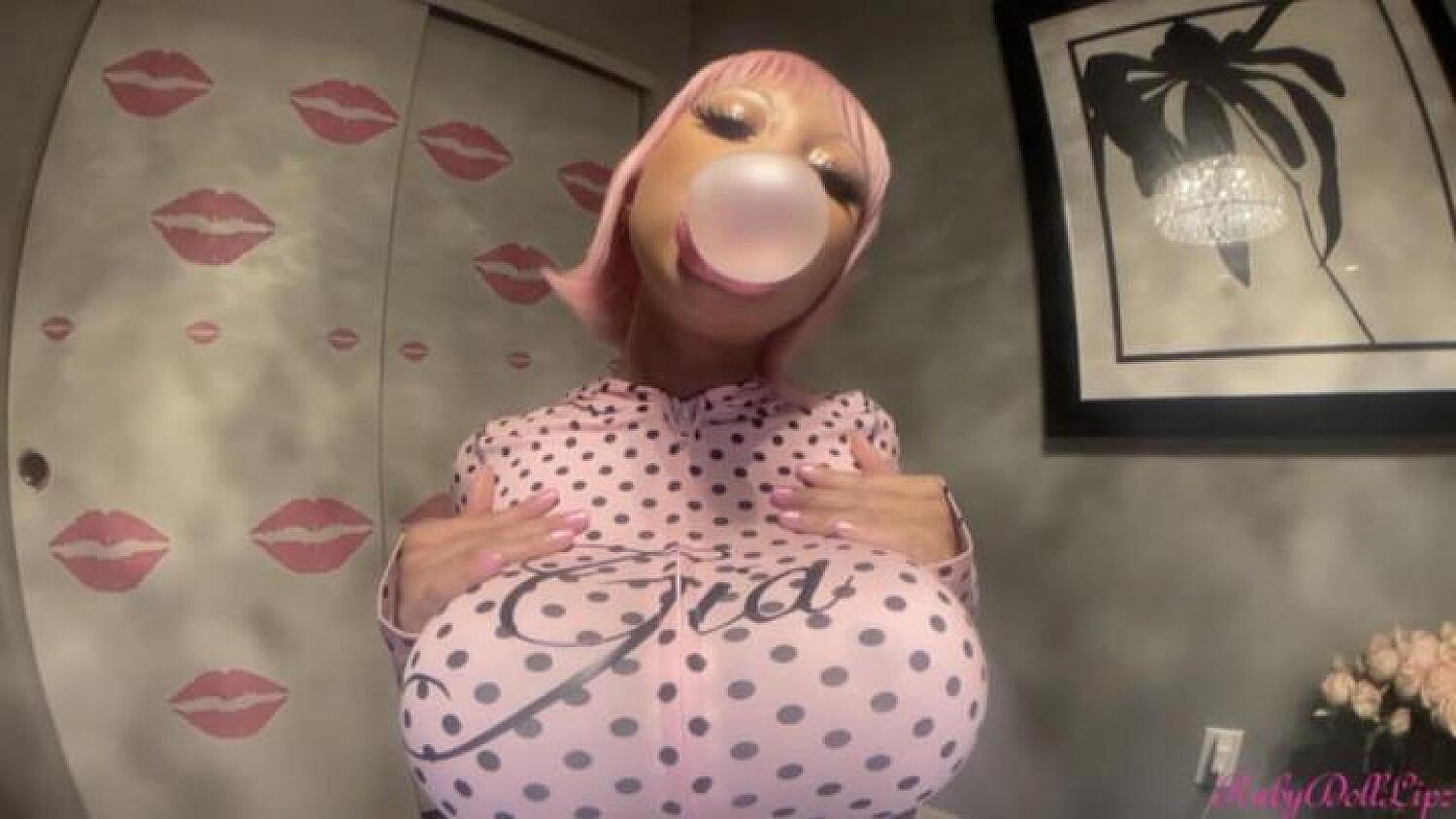 Blowing Bubble Yum+Bimbo Lips #2