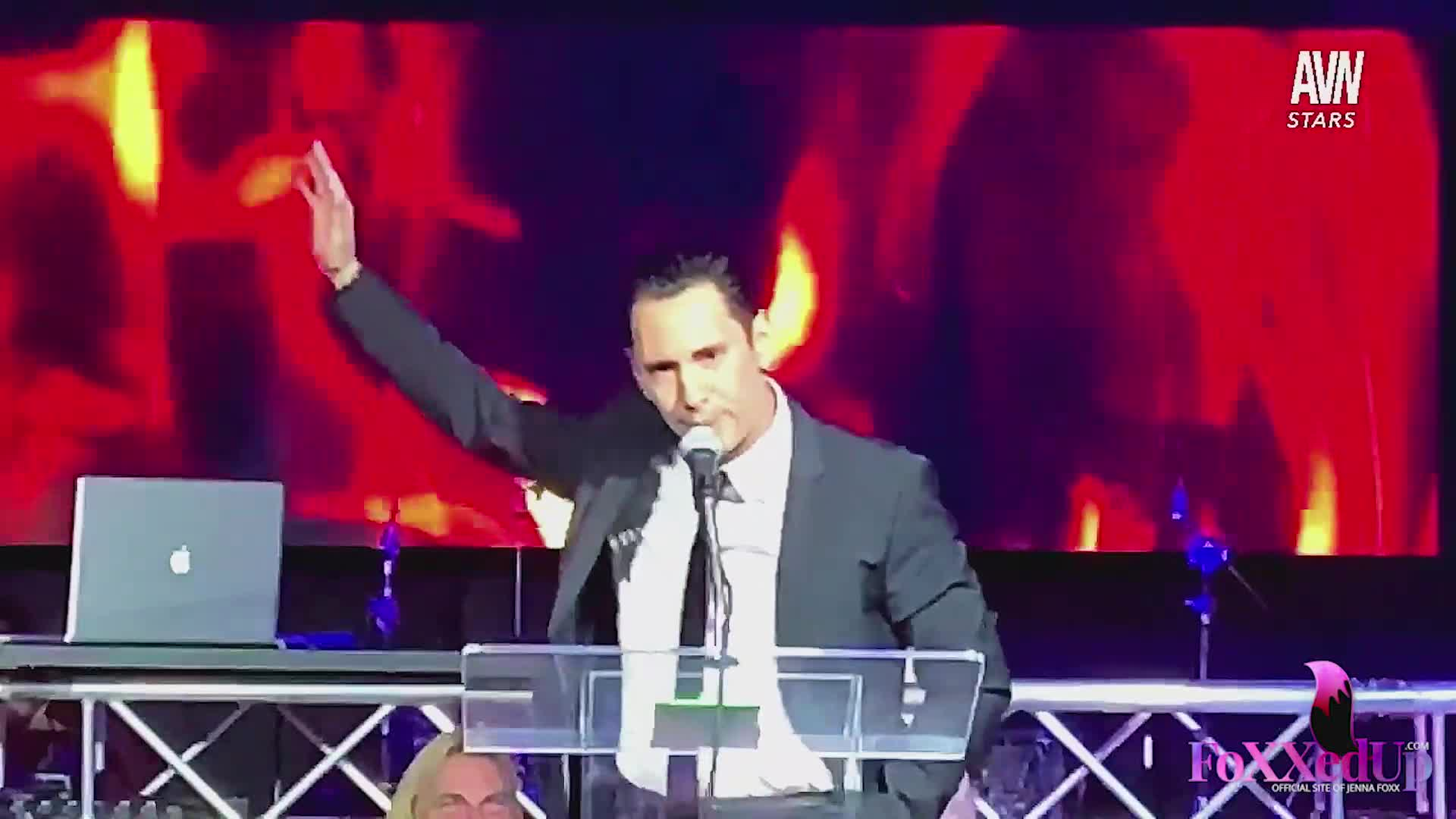 Julia Anns Avn Roast Continues! Tommy Pistol!