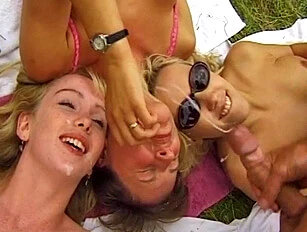 Road Trip 03 to Kent: Rebecca Lee,Wendy Taylor and Louise Louellen