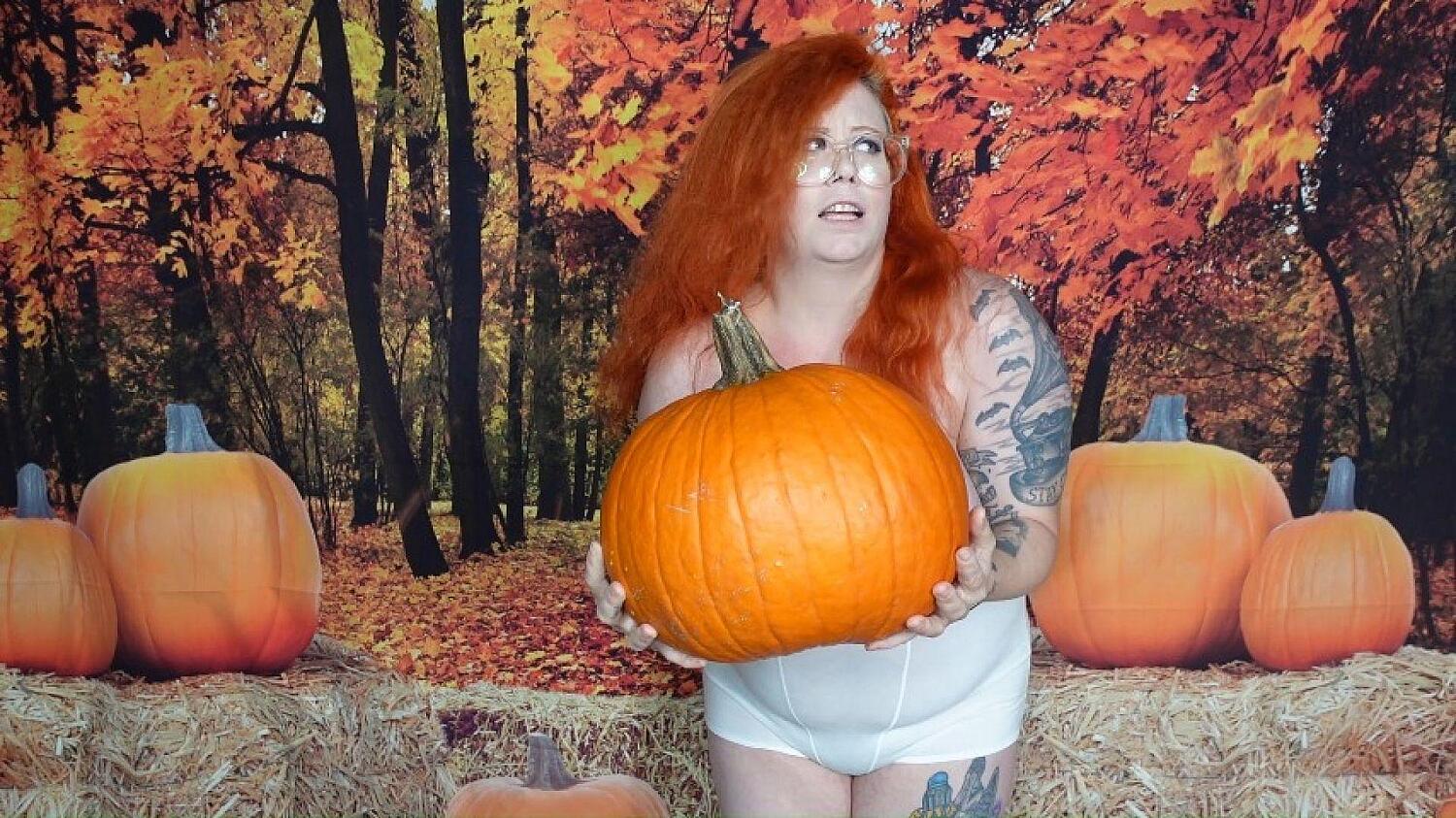 Enf In The Pumpkin Patch With Curvy Redhead