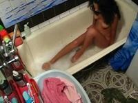 Sexy Teen Babe Masturbating In The Bathtub