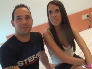 La Chica De Pueblo y El Aspirante a Nacho Vidal. Luna y Javi Se Pasan Por Fakings Para Debutar En El Porno