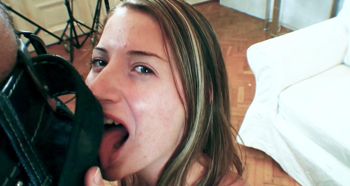 Teen Blonde Masturbates
