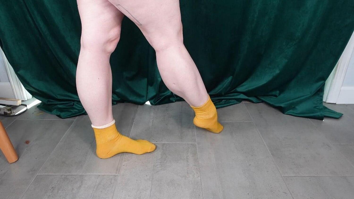 Calves Flex In Mustard Socks