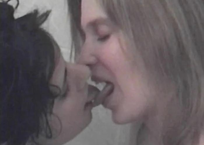 Roxy & Addie's Sexy Bath