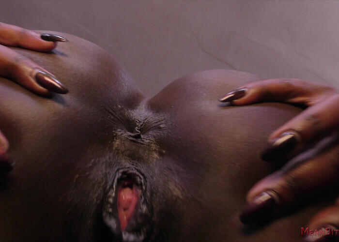 Ana Foxxx - In Your Face!