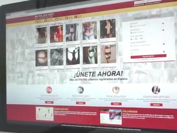 Sign in Parejas.net and Fulfill Your Wish to Fuck for Free. Mistressbarby and Webacos Already Did It.