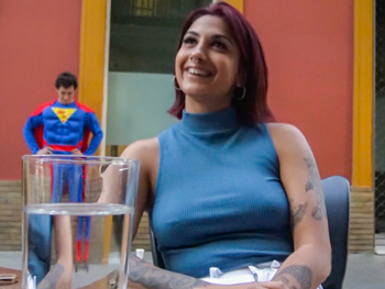 Rogue Producer Makes Young Girls Cry... Superman to the Rescue!!! Valeria Wants an Anal Kriptocum Dose ;P