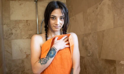 Amateur Teen Shower Bubbles and Pussy Play