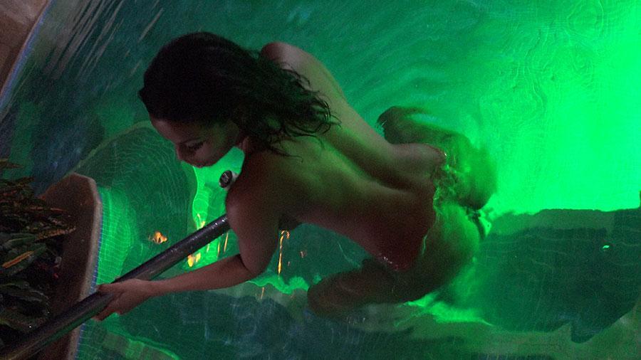 1023 Kalina Ryu & Luna Star: Pool Pals