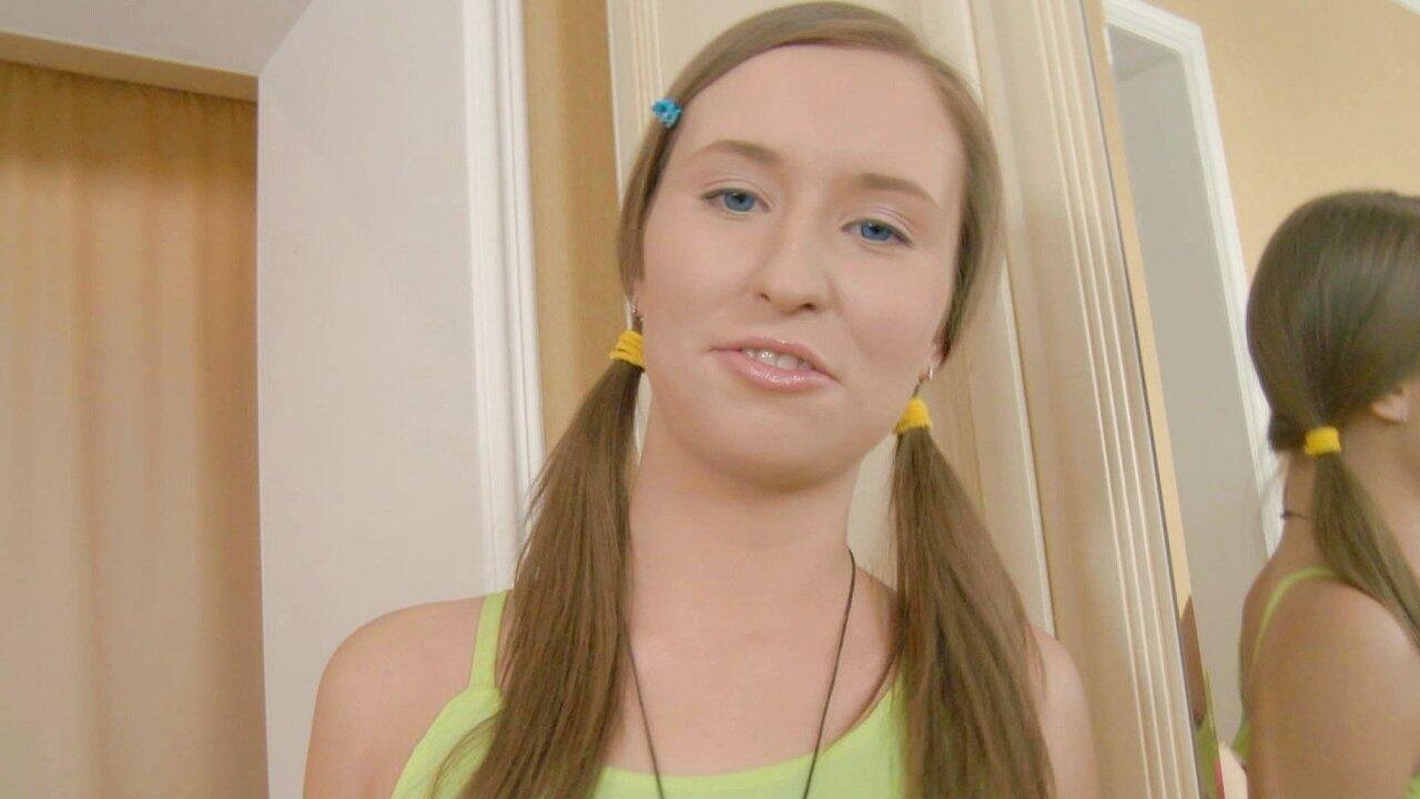 Emma Jeans Dreams Come True Thanks to Her Gaping Ass