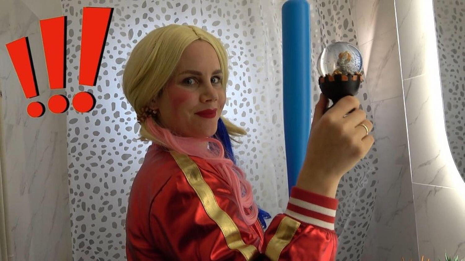 Harley Quinn And Superman Halloween Party