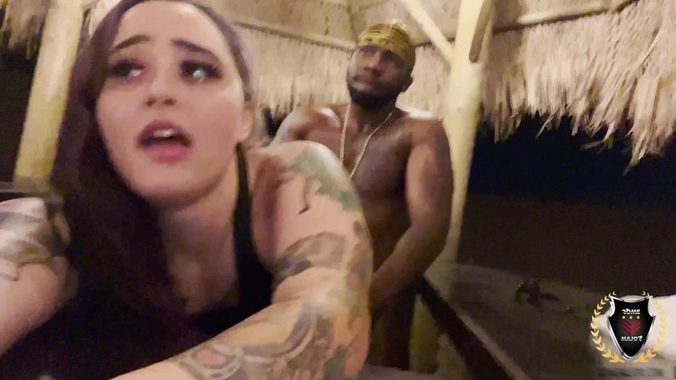 Rome Major & Sexy Bartender Got Horny Af Outdoors By The Cabana!