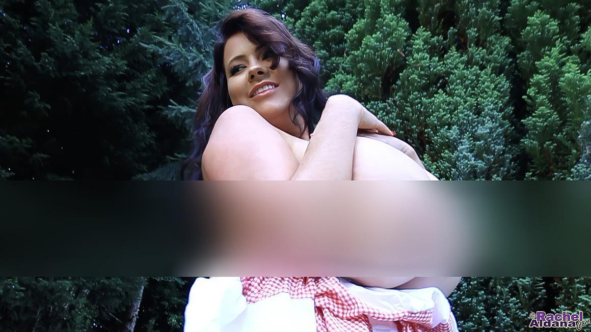 Rachel Aldana - Sexy Garden Maiden 4K