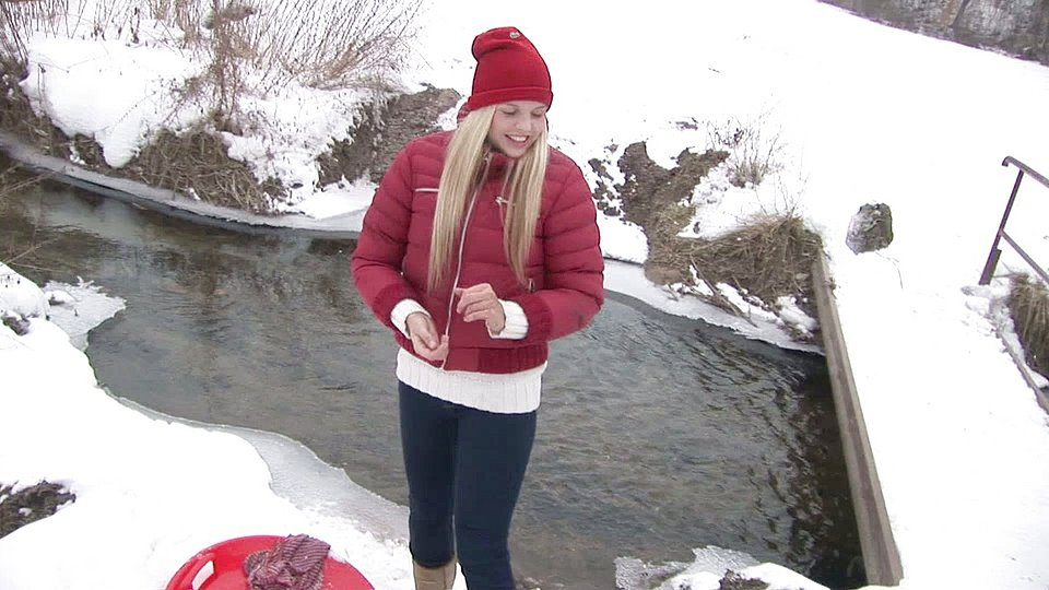 Mia Angelo Fucks Her Boyfriend on Their Winter Vacation to a Ski Resort